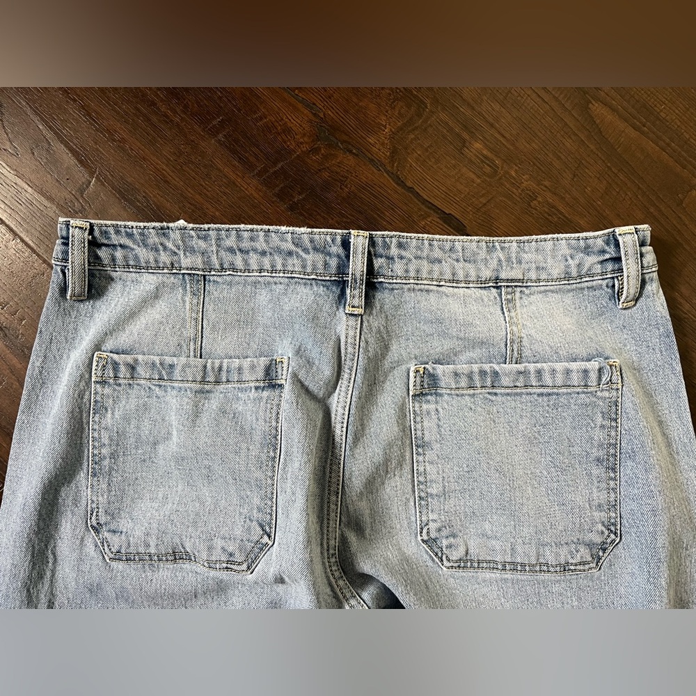 KanCan Pleated + Tapered Fit Barrel Denim - Picture 10 of 11